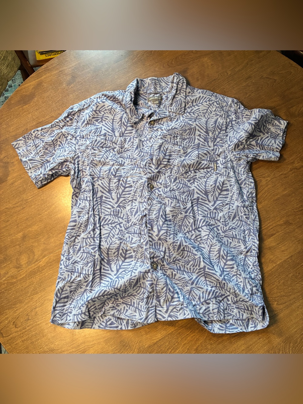 Eddie Bauer  Blue Floral Leaf Button Up Shirt Sz Medium
